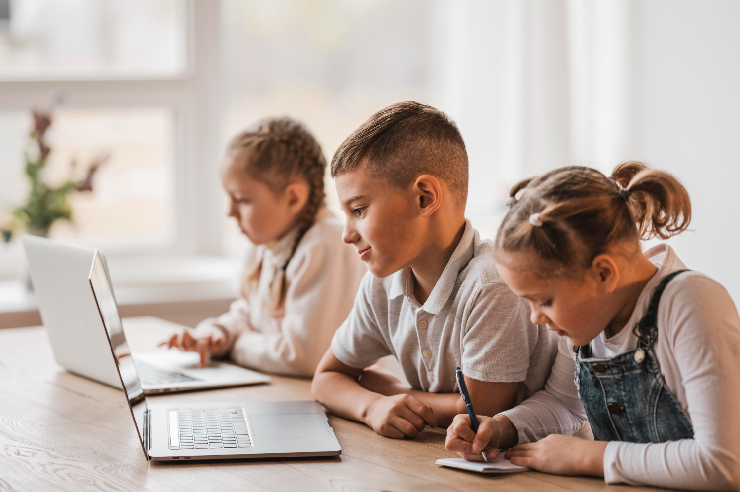 tehnologia simplifica munca profesorilor